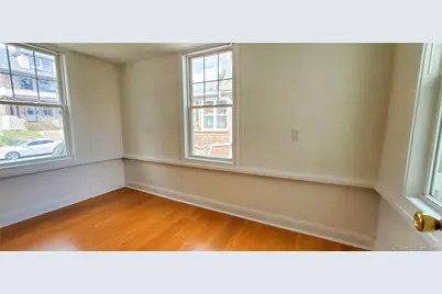 105 Manhattan Avenue, Bridgeport, CT 06606 - Photo 7