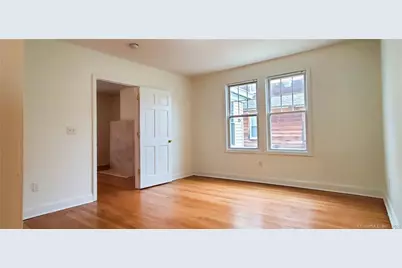 105 Manhattan Avenue, Bridgeport, CT 06606 - Photo 5