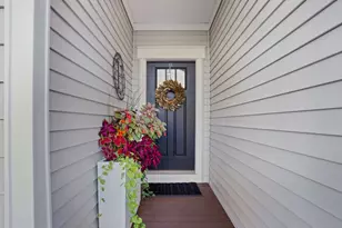 945 Mackenzie Ln, Oxford, CT 06478 - Photo 3