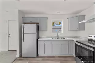 55 Sugar St, Newtown, CT 06470 - Photo 3