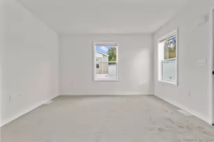 55 Sugar St, Newtown, CT 06470 - Photo 15