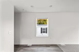 55 Sugar St, Newtown, CT 06470 - Photo 7