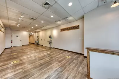 1046 Main Street, Newington, CT 06111 - Photo 9