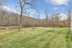 19 Robin Ln, Shelton, CT 06484 - Photo 9