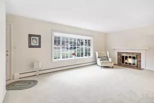 19 Robin Ln, Shelton, CT 06484 - Photo 11