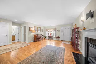 12 Woodridge Dr, Windsor Locks, CT 06096 - Photo 5
