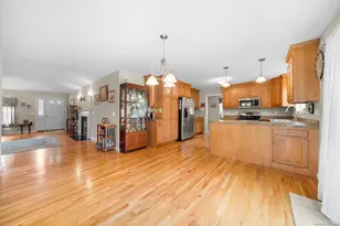 12 Woodridge Dr, Windsor Locks, CT 06096 - Photo 7