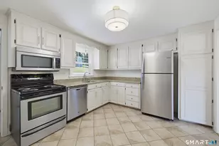 17 Riverside Dr, Vernon, CT 06066 - Photo 5