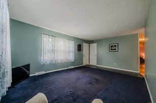 26 Oakleaf Dr, Waterbury, CT 06708 - Photo 11