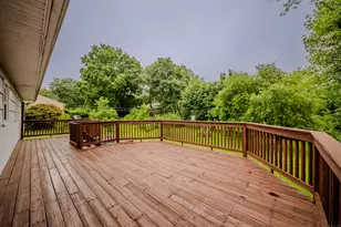 26 Oakleaf Dr, Waterbury, CT 06708 - Photo 7