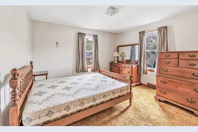 330 Oakwood Street, Bridgeport, CT 06606 - Photo 9