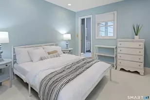 35 Hilltop Cir E, Milford, CT 06460 - Photo 19