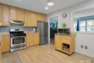 35 Hilltop Cir E, Milford, CT 06460 - Photo 11