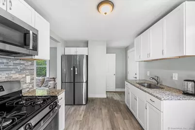 55 Raymond Street, New London, CT 06320 - Photo 17