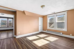 737 Laurel Ave, Bridgeport, CT 06604 - Photo 3