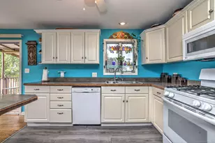 24 Collingsdale Dr, Milford, CT 06461 - Photo 9