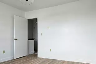 975 Meriden Rd, Waterbury, CT 06705 - Photo 19