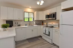 69 Heritage Vlg, Southbury, CT 06488 - Photo 9