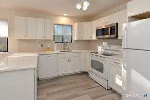 69 Heritage Vlg, Southbury, CT 06488 - Photo 7