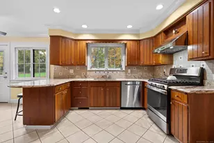 14 E Gate Rd, Danbury, CT 06810 - Photo 19