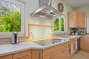 27 Wellington Dr, Stamford, CT 06903 - Photo 3