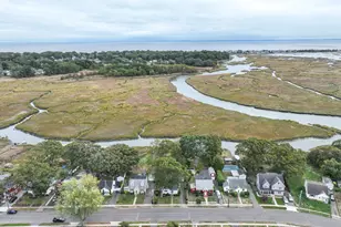 295 Housatonic Dr, Milford, CT 06460 - Photo 9