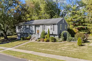 23 Meadow Brook Rd, West Haven, CT 06516 - Photo 3