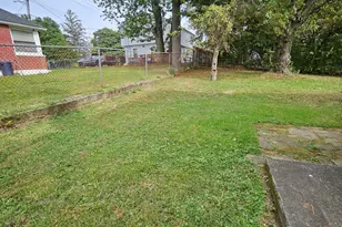 430 Pearl Harbor St, Bridgeport, CT 06610 - Photo 11