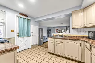 317 Franklin Rd, Hamden, CT 06517 - Photo 7