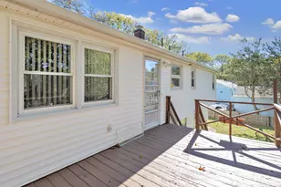 22 Mountain Top Ln, New Haven, CT 06513 - Photo 9