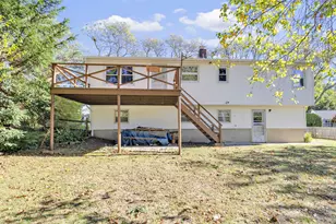 22 Mountain Top Ln, New Haven, CT 06513 - Photo 5