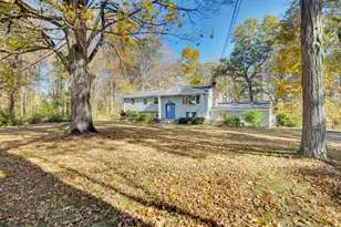 54 Coachlamp Ln, Guilford, CT 06437 - Photo 3