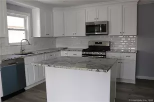 41 Colonial Rd, Stamford, CT 06906 - Photo 3