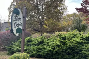 2 Twin Oaks, New Milford, CT 06776 - Photo 3