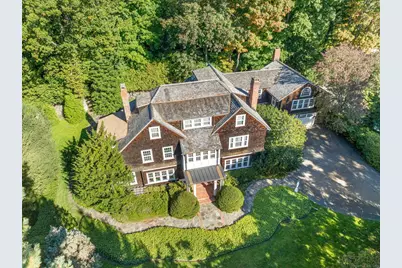 71 Saint Johns Place, New Canaan, CT 06840 - Photo 3