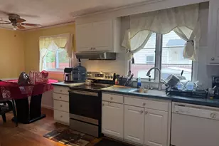 11 Linda Dr, Bridgeport, CT 06606 - Photo 5