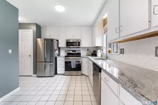 114 Candlewood Dr, Enfield, CT 06082 - Photo 5