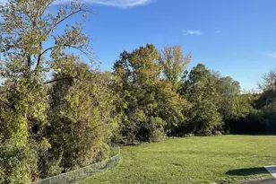 140 Thompson St, East Haven, CT 06513 - Photo 29