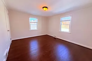 387 Quaker Ln S, West Hartford, CT 06119 - Photo 5