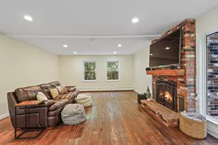 19 Kimberly Dr, Brookfield, CT 06804 - Photo 5
