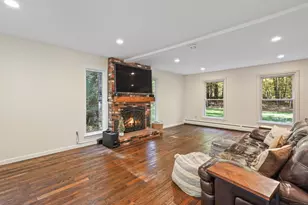 19 Kimberly Dr, Brookfield, CT 06804 - Photo 3