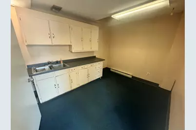 252 Hartford Avenue, Newington, CT 06111 - Photo 3