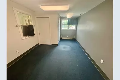 252 Hartford Avenue, Newington, CT 06111 - Photo 9