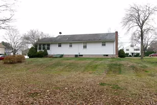 20 Evergreen Rd, Cromwell, CT 06416 - Photo 3