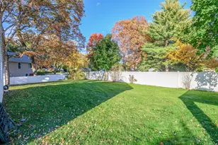 70 Green Manor Dr, East Hartford, CT 06118 - Photo 9