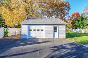 70 Green Manor Dr, East Hartford, CT 06118 - Photo 5