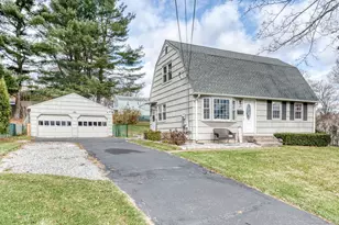 267 Reed Ave, Windsor Locks, CT 06096 - Photo 3