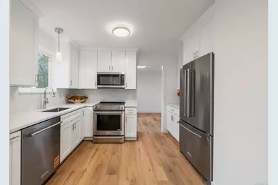 89 Heritage Village #D, Southbury, CT 06488 - Photo 11