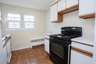 1006A Trout Brook Dr, West Hartford, CT 06119 - Photo 9