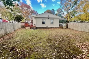 136 Rock Creek Rd, New Haven, CT 06515 - Photo 3